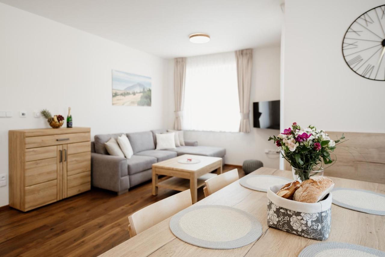 Apartmany Horska, Vrchlabi Luaran gambar
