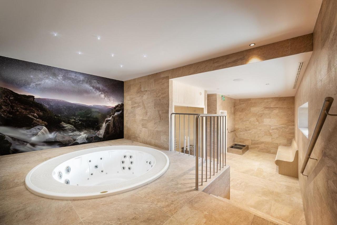 Apartmany Horska, Vrchlabi Luaran gambar